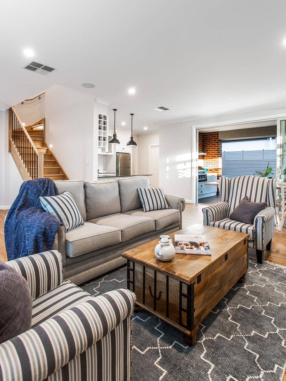 Metro Hamptons_Lounge